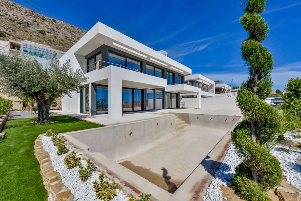 Exterior 1