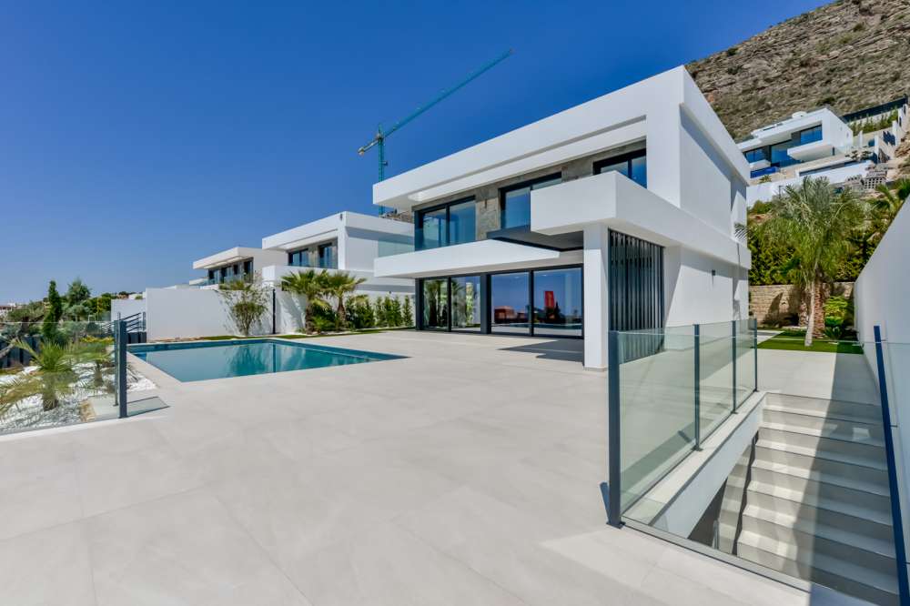 Exterior 1