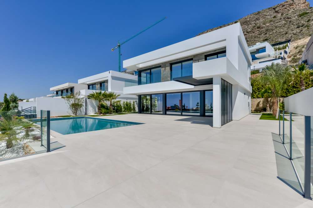 Exterior 1