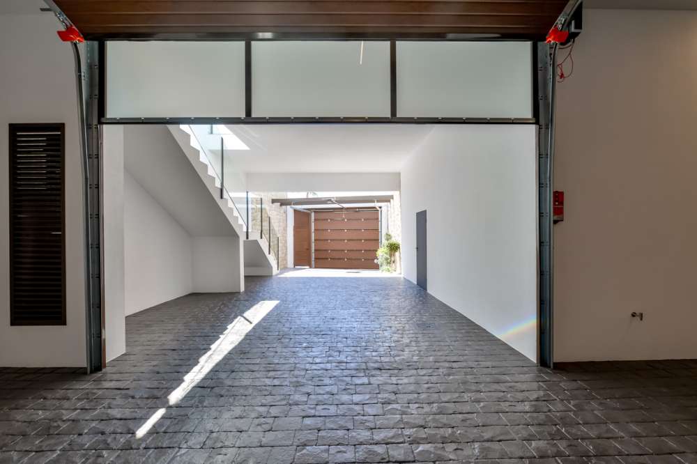 Exterior 1