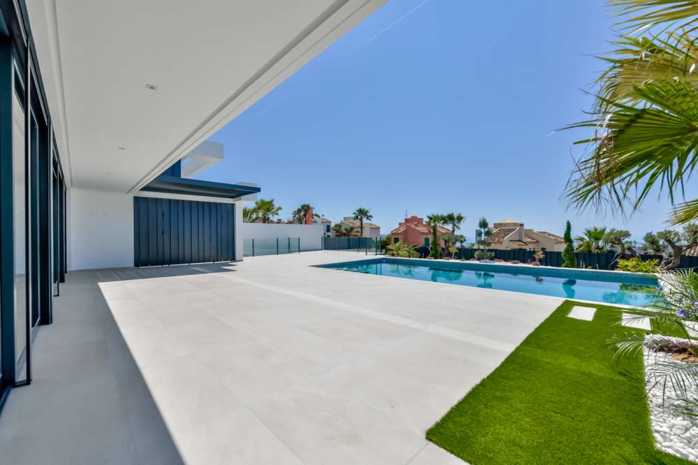 Exterior 1