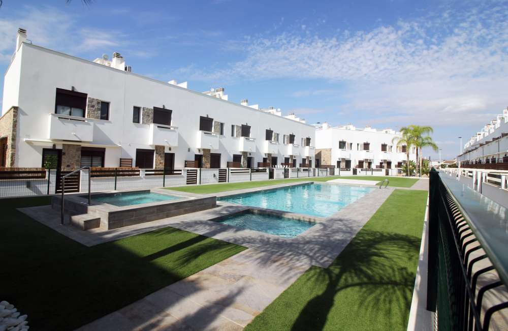 Exterior 1