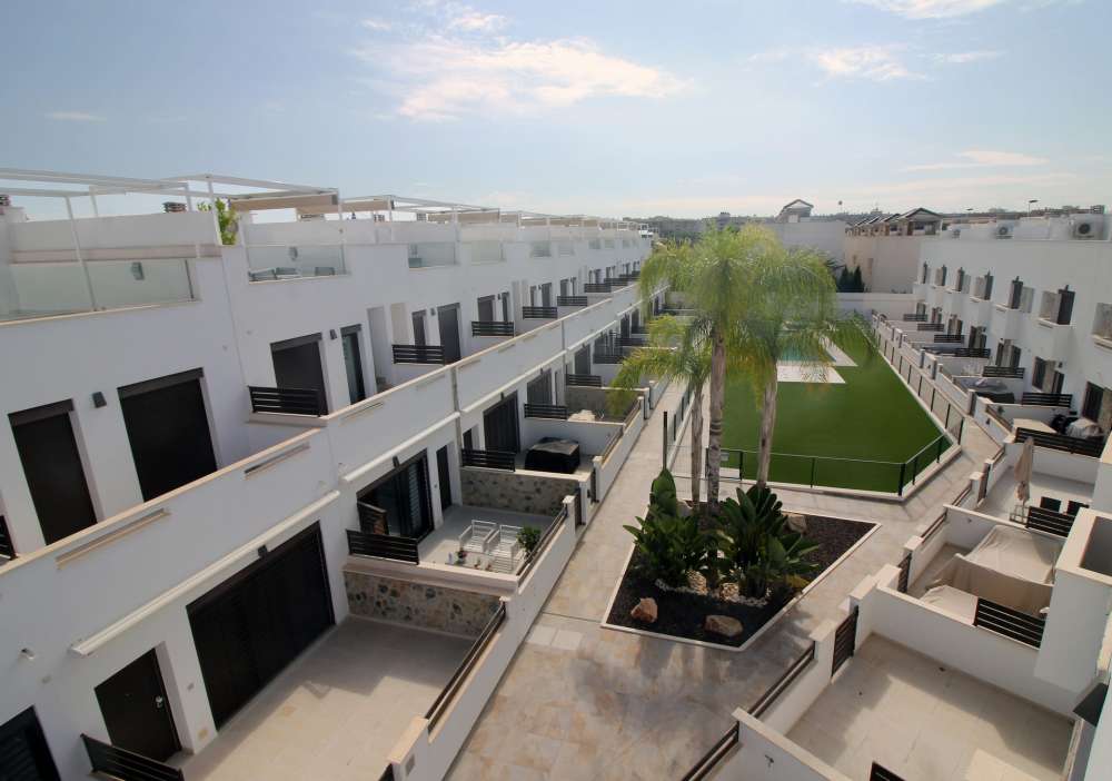 Exterior 1