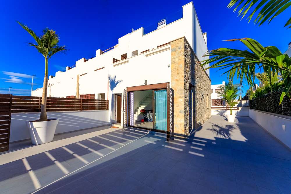 Exterior 1