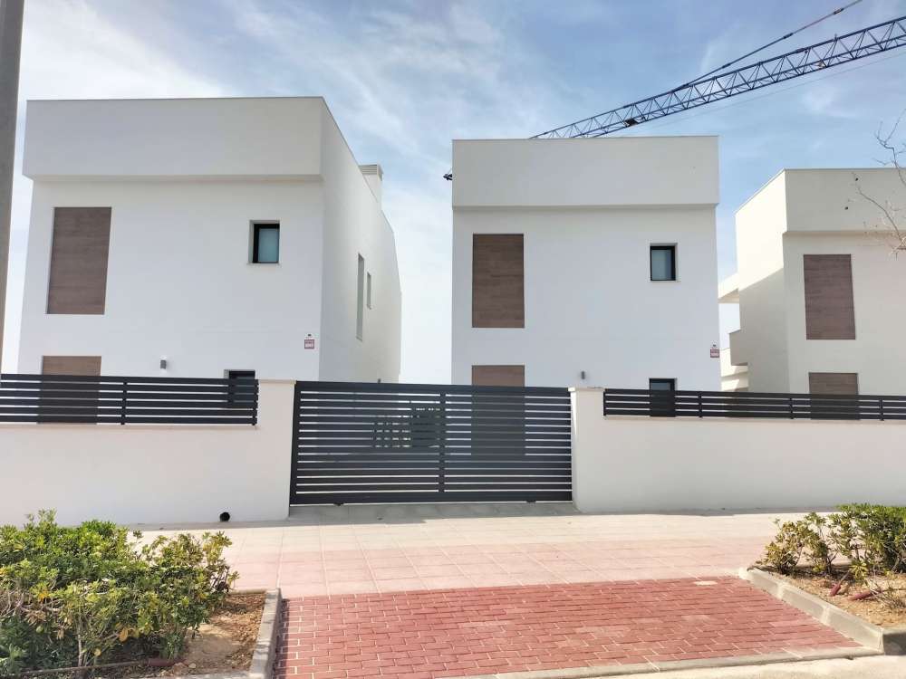 Exterior 1