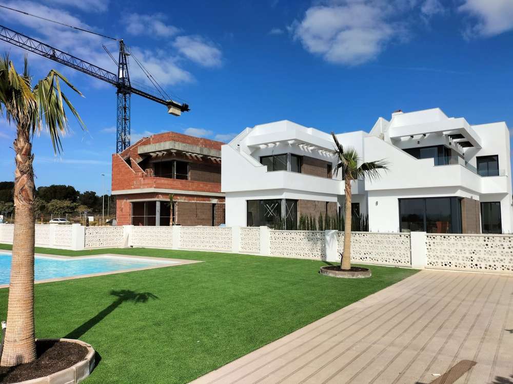 Exterior 1