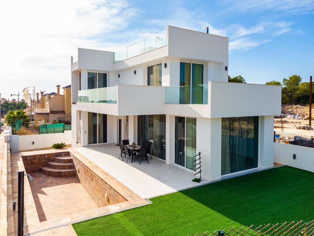 Exterior 1