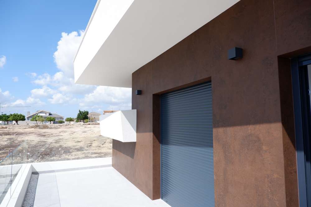 Exterior 1