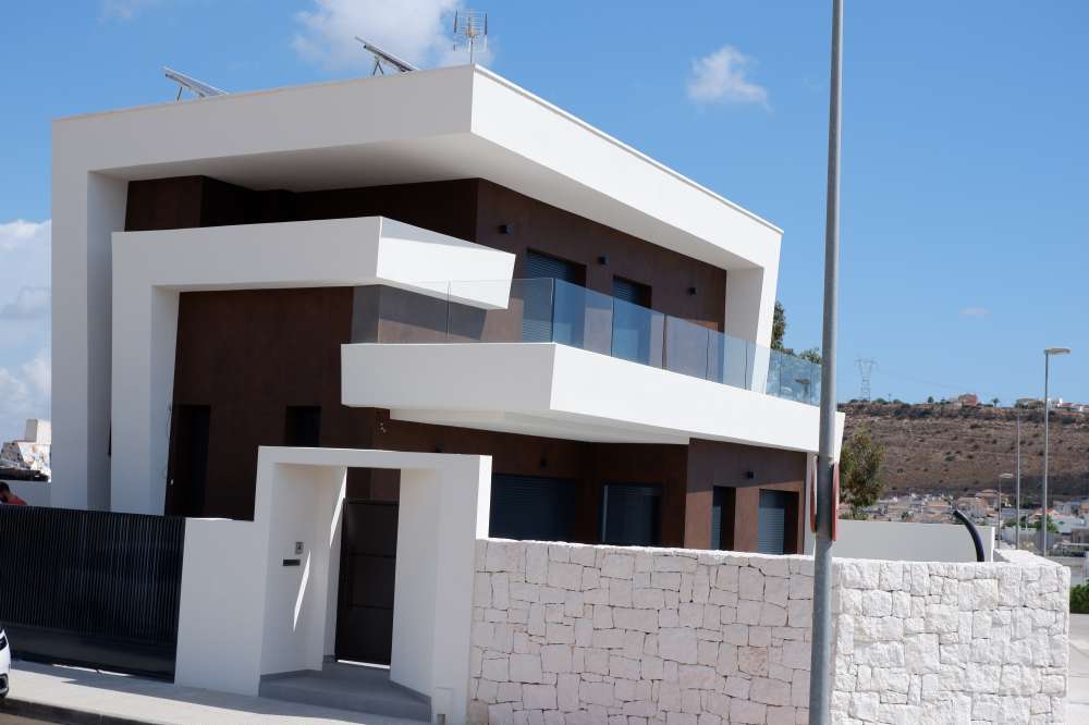 Exterior 1