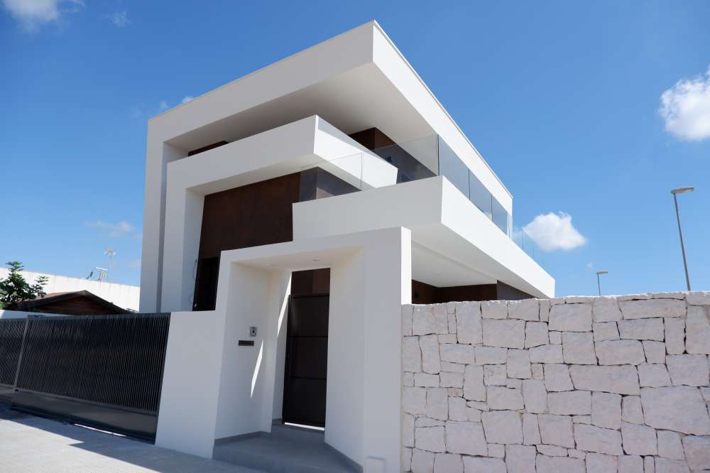 Exterior 1