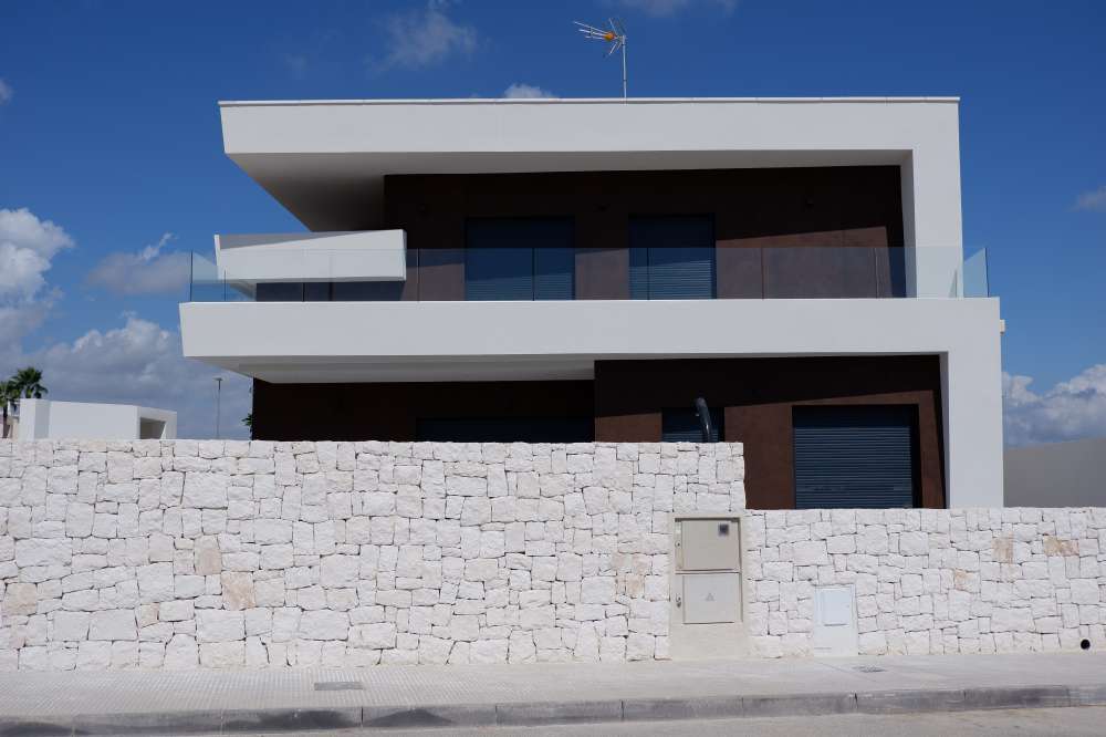 Exterior 1