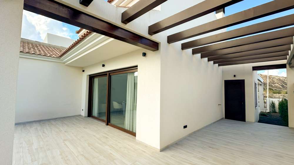 Exterior 1