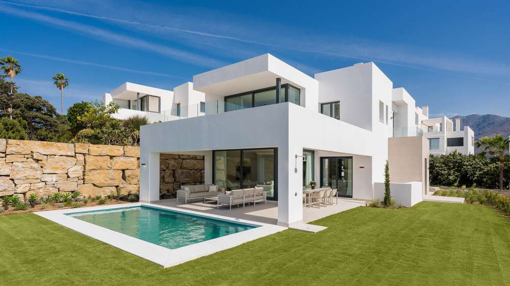 Exterior 1