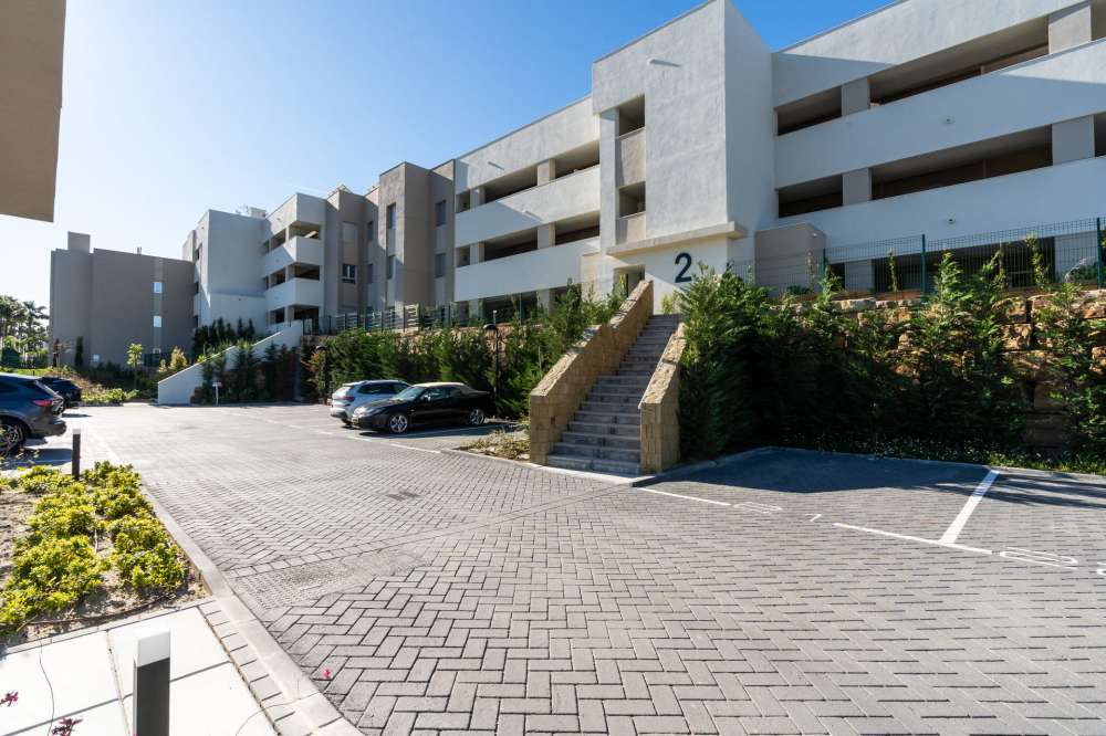 Exterior 1