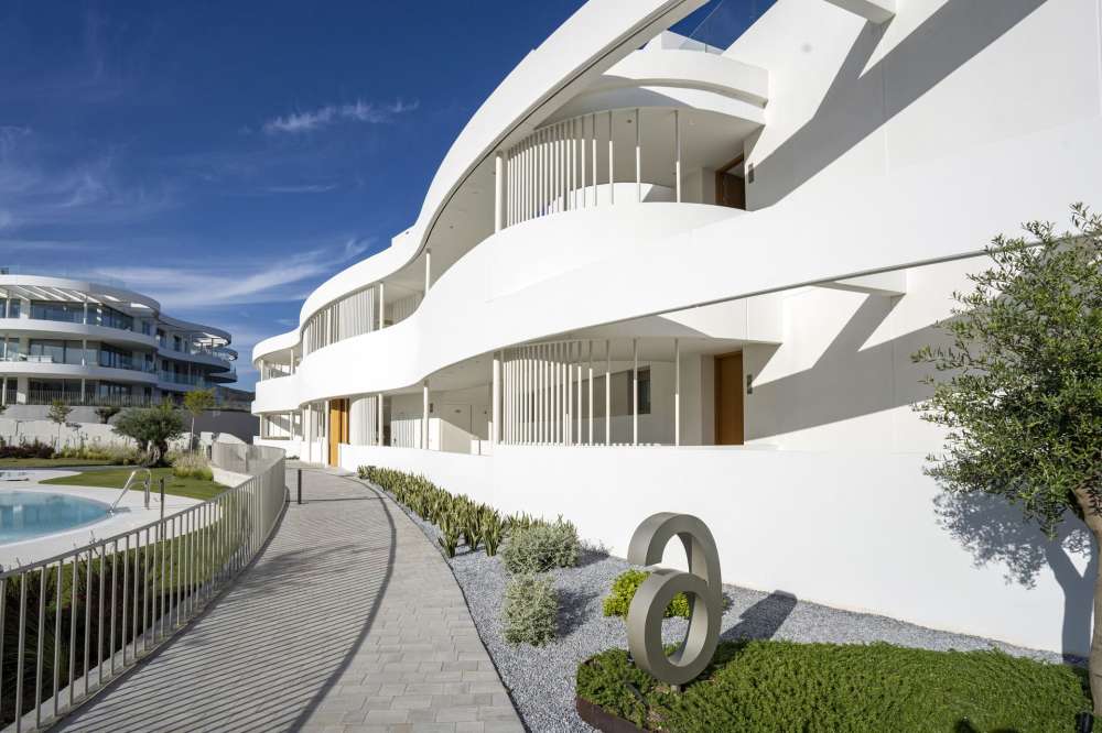 Exterior 1