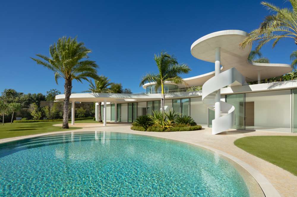 Exterior 1
