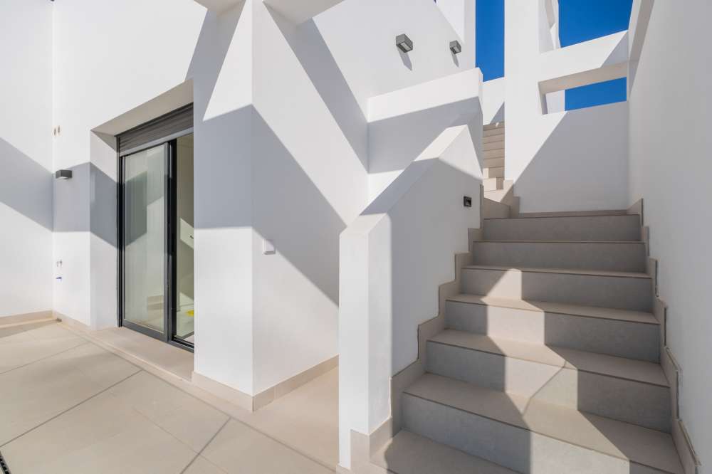 Exterior 1