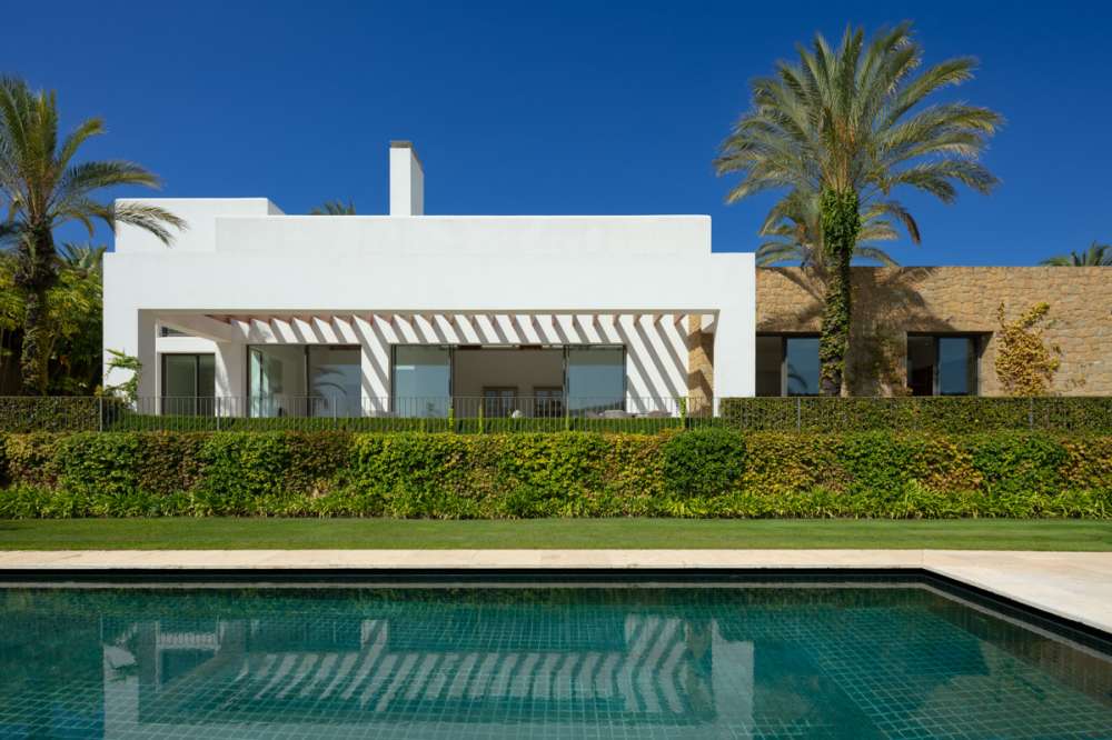 Exterior 1