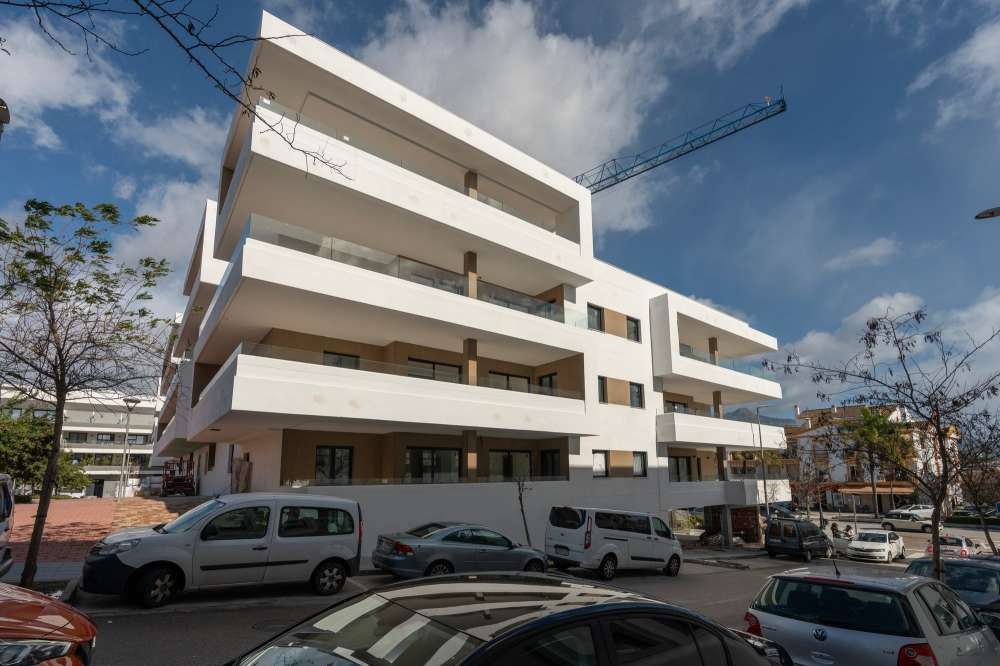Exterior 1