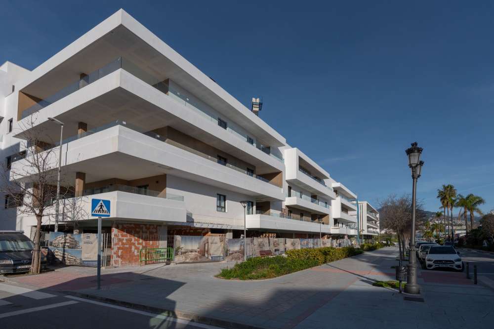 Exterior 1