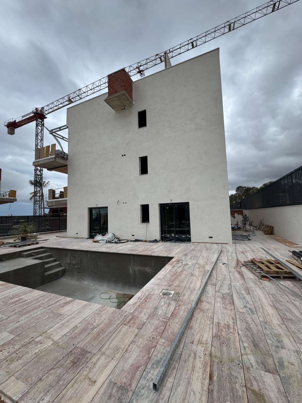 Exterior 1