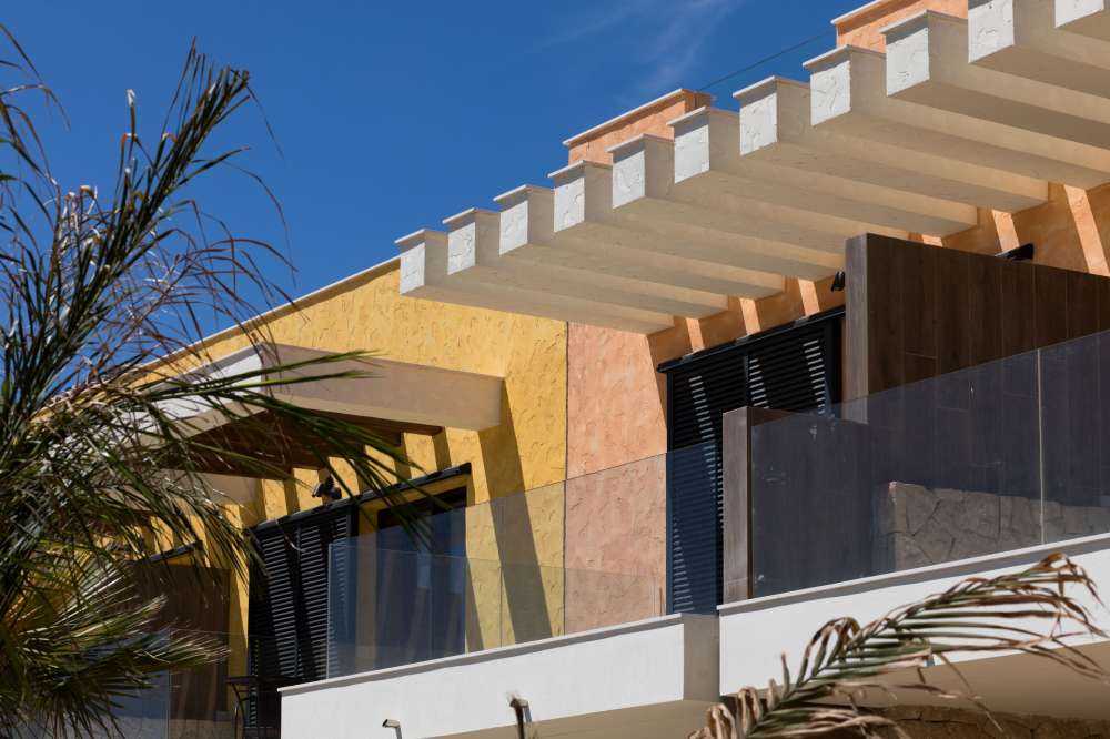 Exterior 1