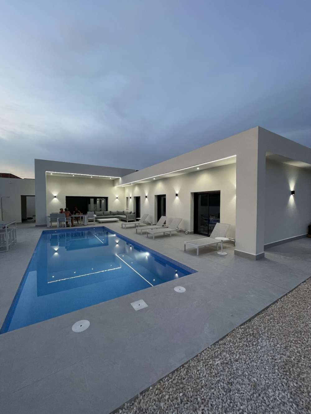 Exterior 1