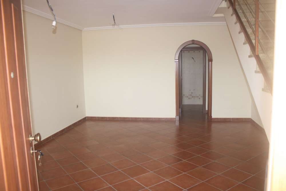Exterior 1
