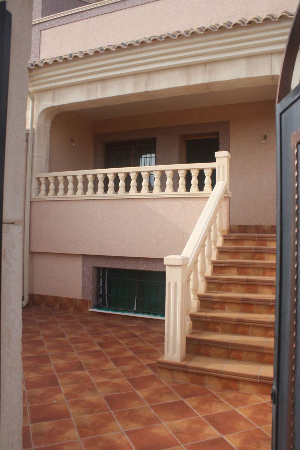 Exterior 1