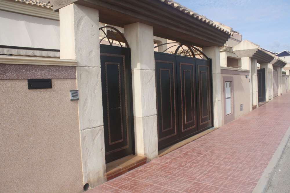 Exterior 1