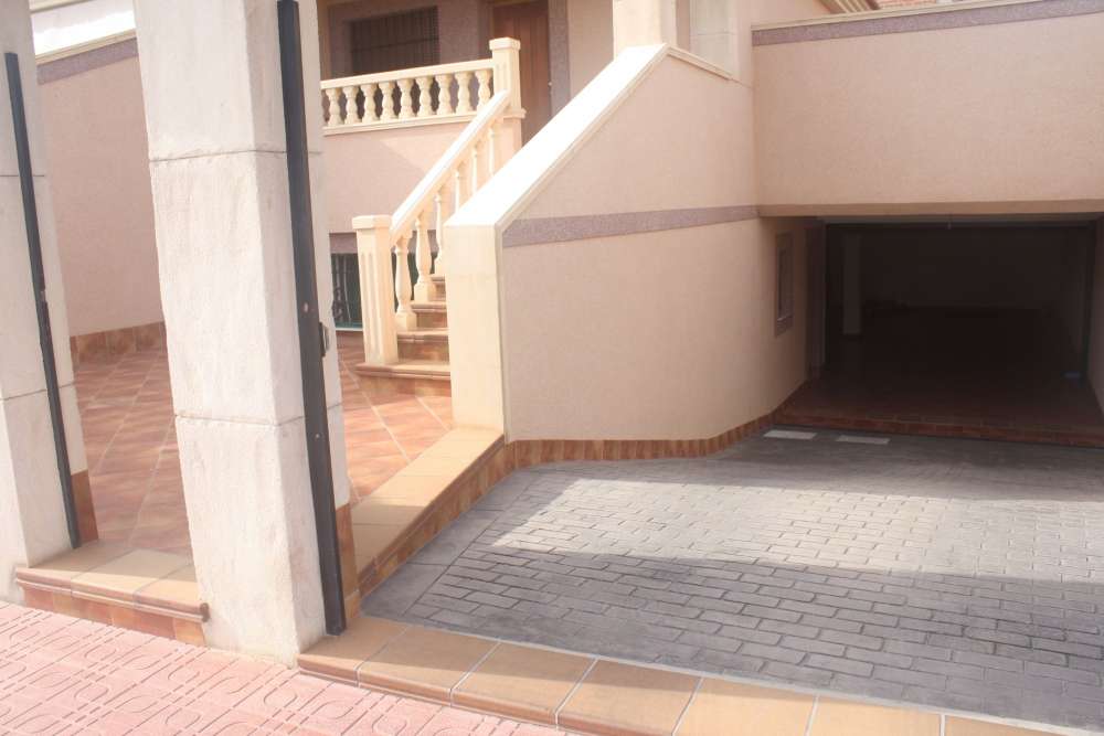 Exterior 1