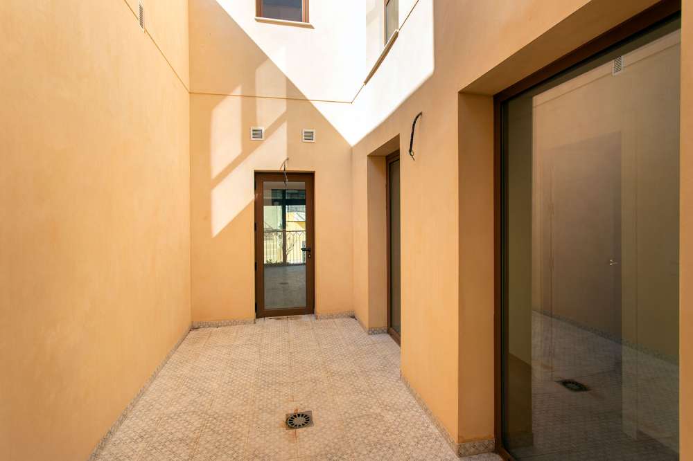 Exterior 1