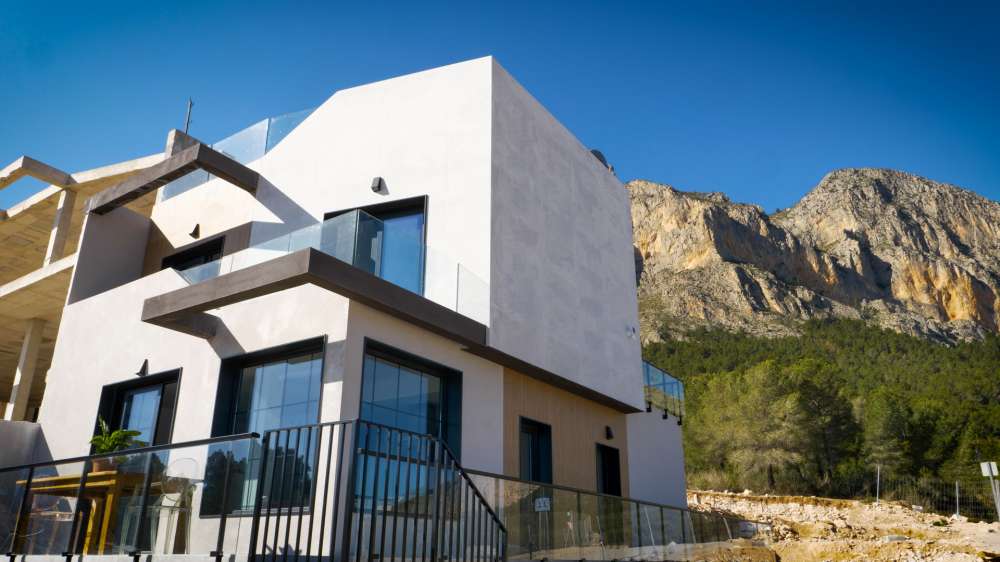 Exterior 1