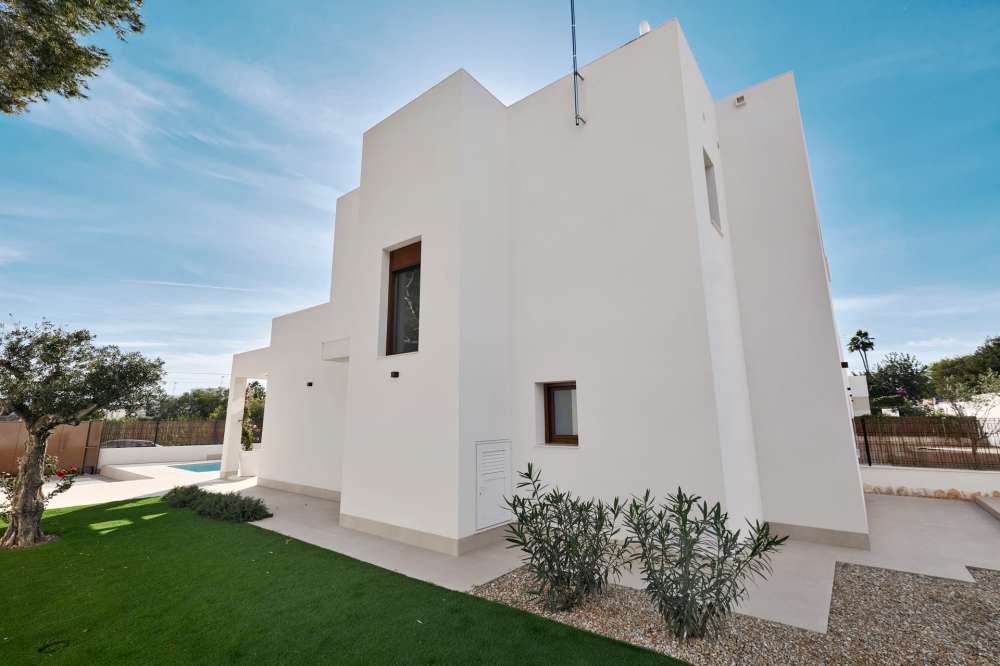 Exterior 1