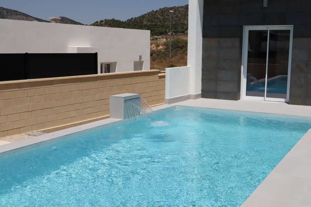 Exterior 1