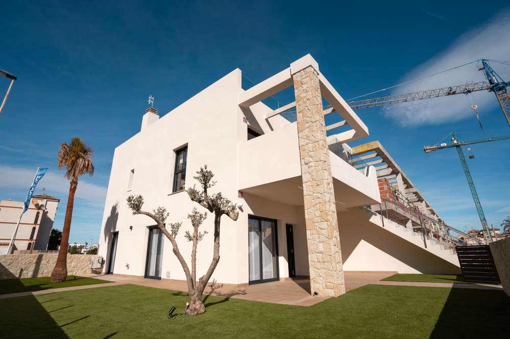 Exterior 1