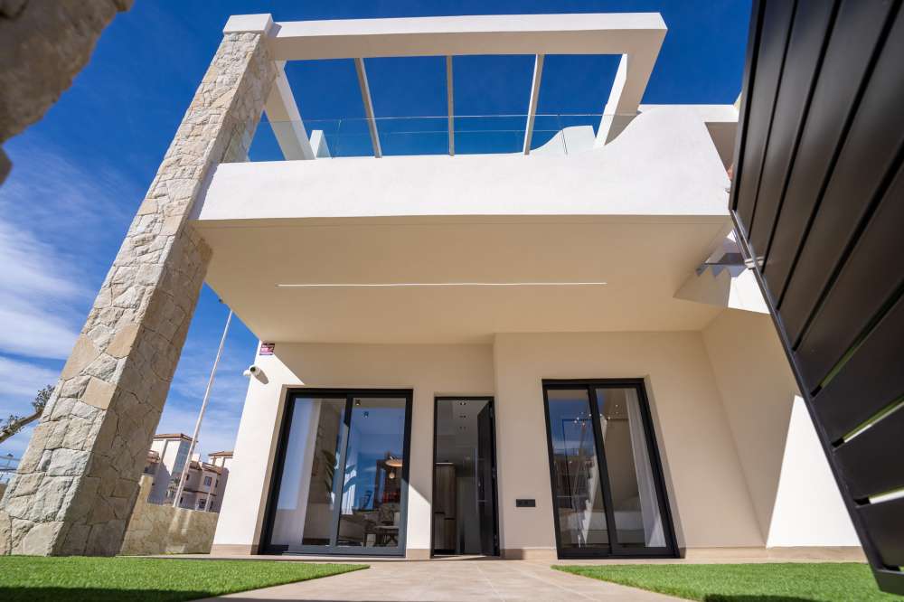 Exterior 1