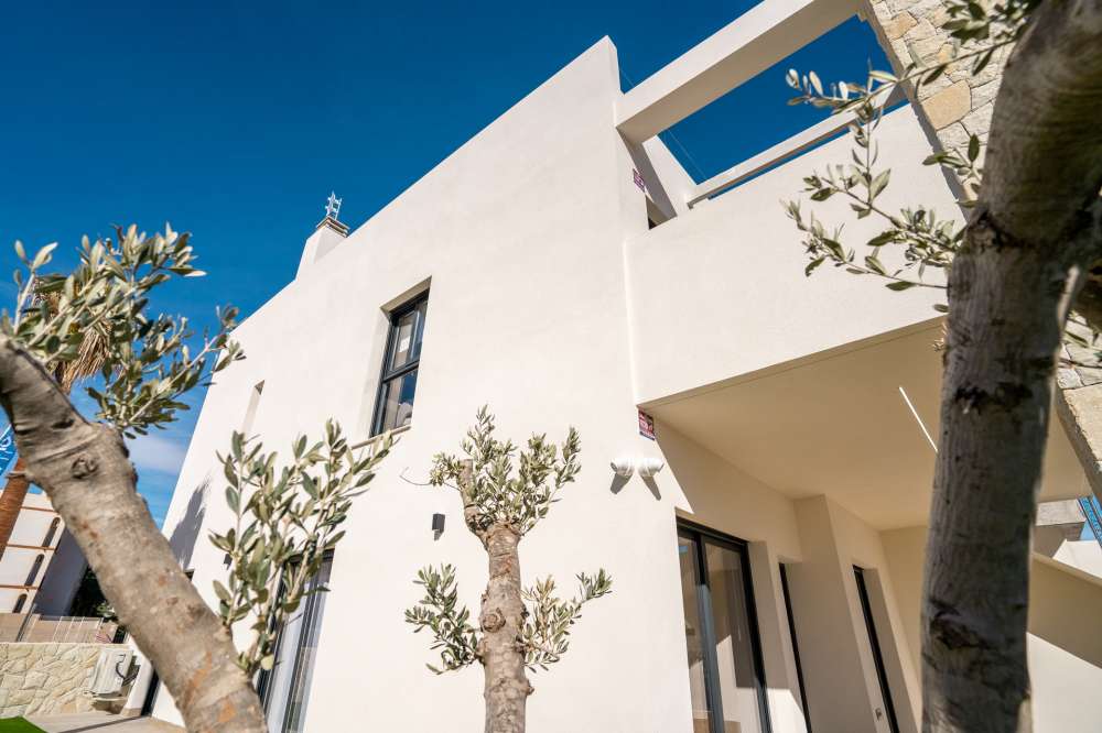 Exterior 1