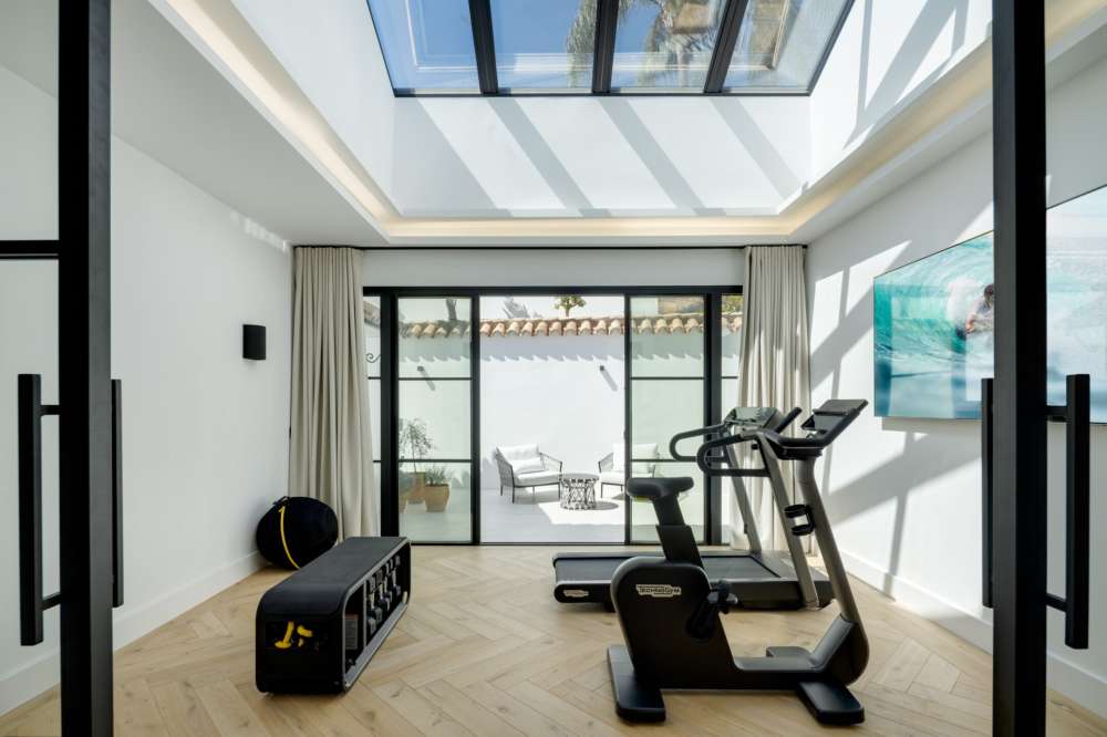 Exterior 1