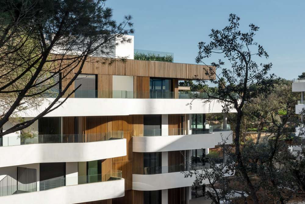 Exterior 1