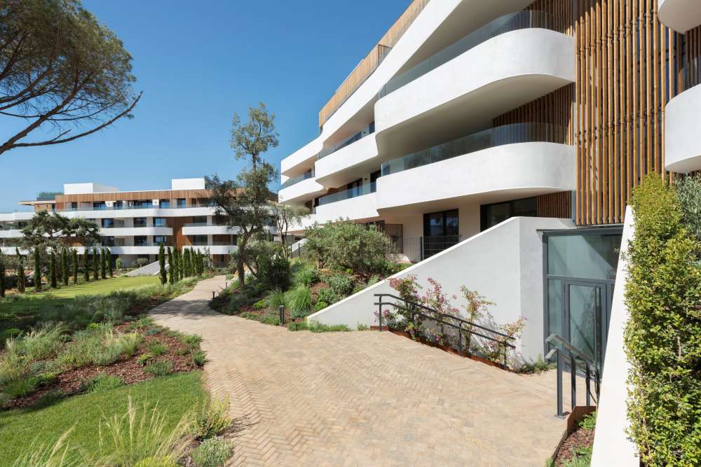 Exterior 1