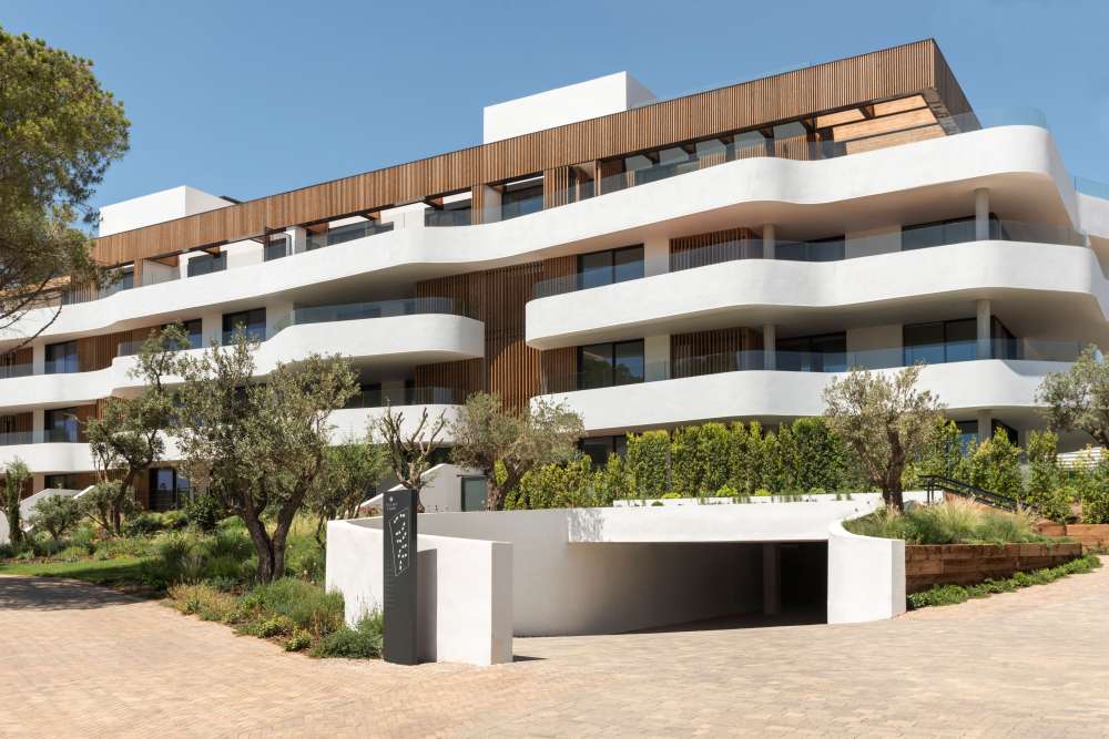Exterior 1