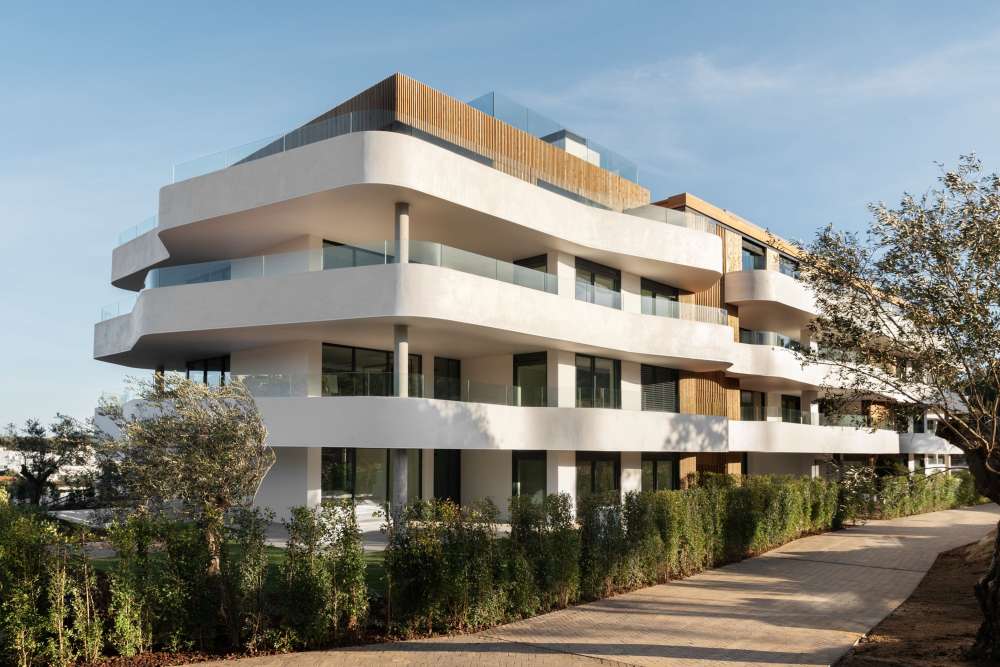 Exterior 1