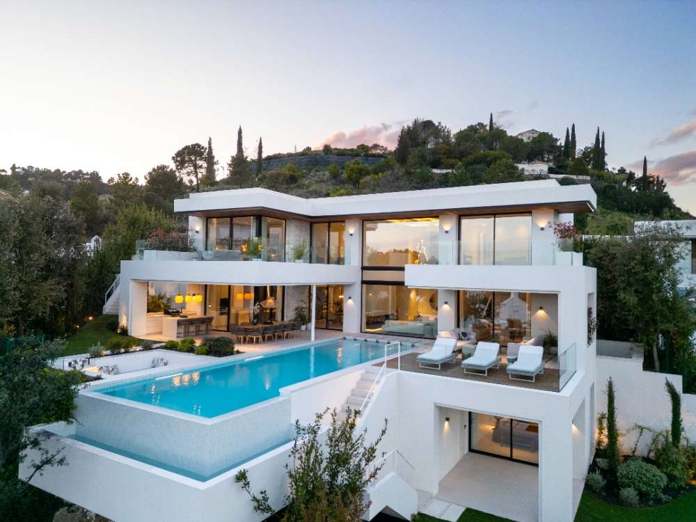 Exterior 1