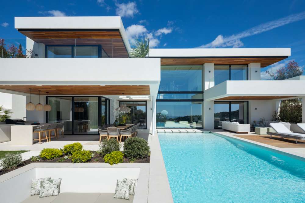 Exterior 1