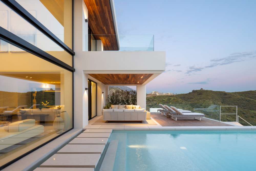 Exterior 1