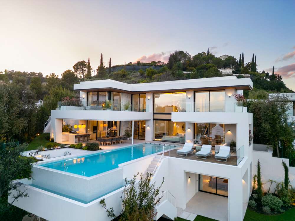 Exterior 1