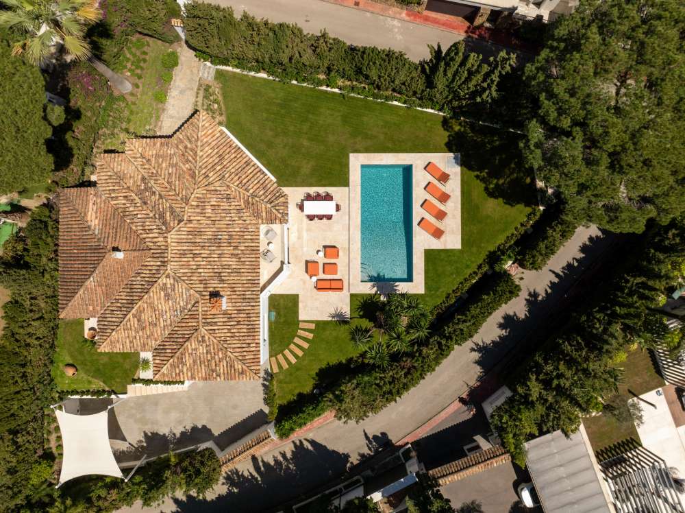 Exterior 1