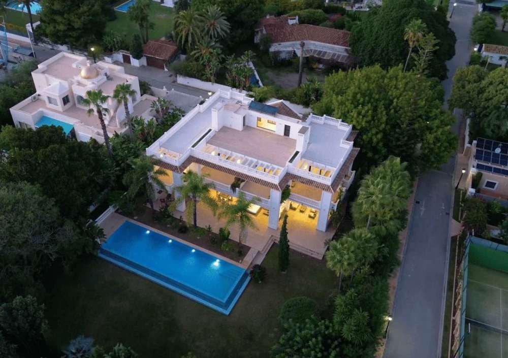 Exterior 1