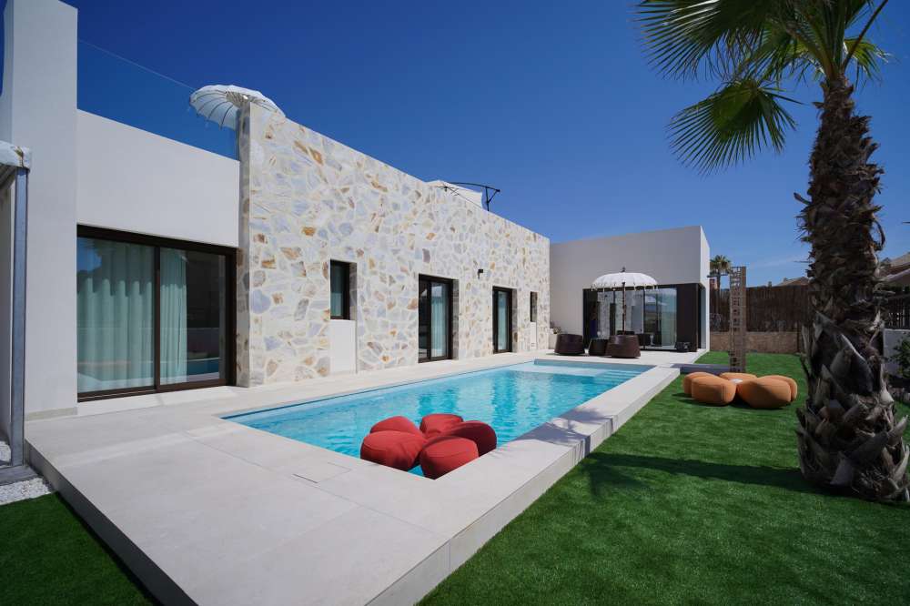 Exterior 1
